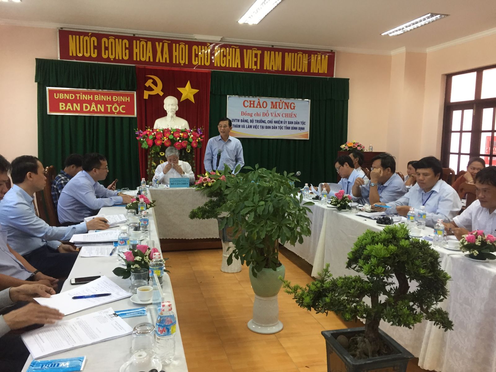 Đồng chí Trần Châu, Phó Chủ tịch UBND tỉnh phát biểu tại buổi làm việc 